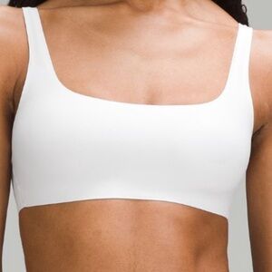 Lululemon White Sports Bra Seamless Design